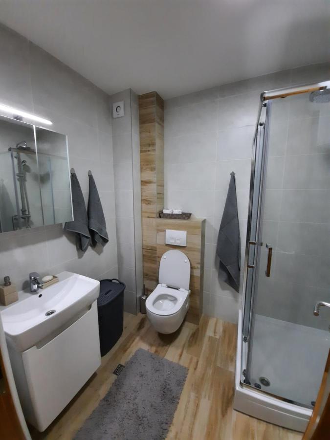 Apartman Bulevar Sarajevo - Free Parking Bagian luar foto