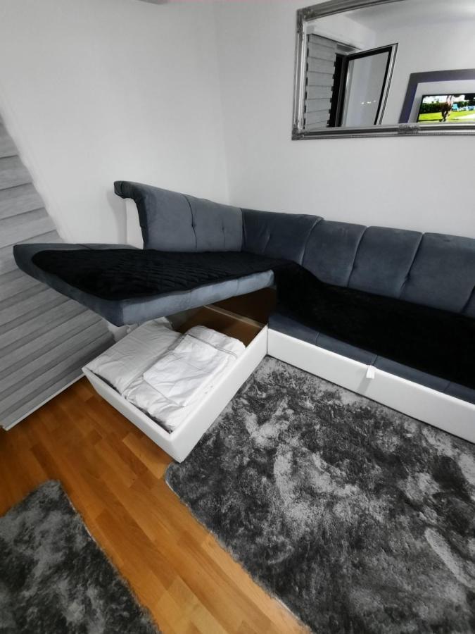 Apartman Bulevar Sarajevo - Free Parking Bagian luar foto