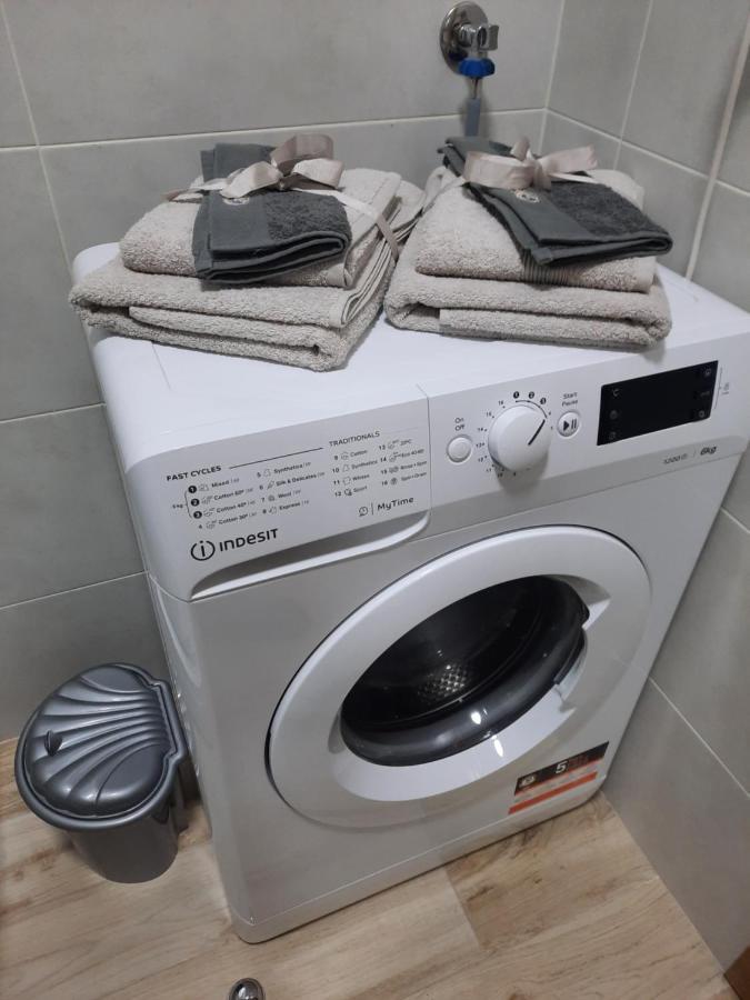 Apartman Bulevar Sarajevo - Free Parking Bagian luar foto