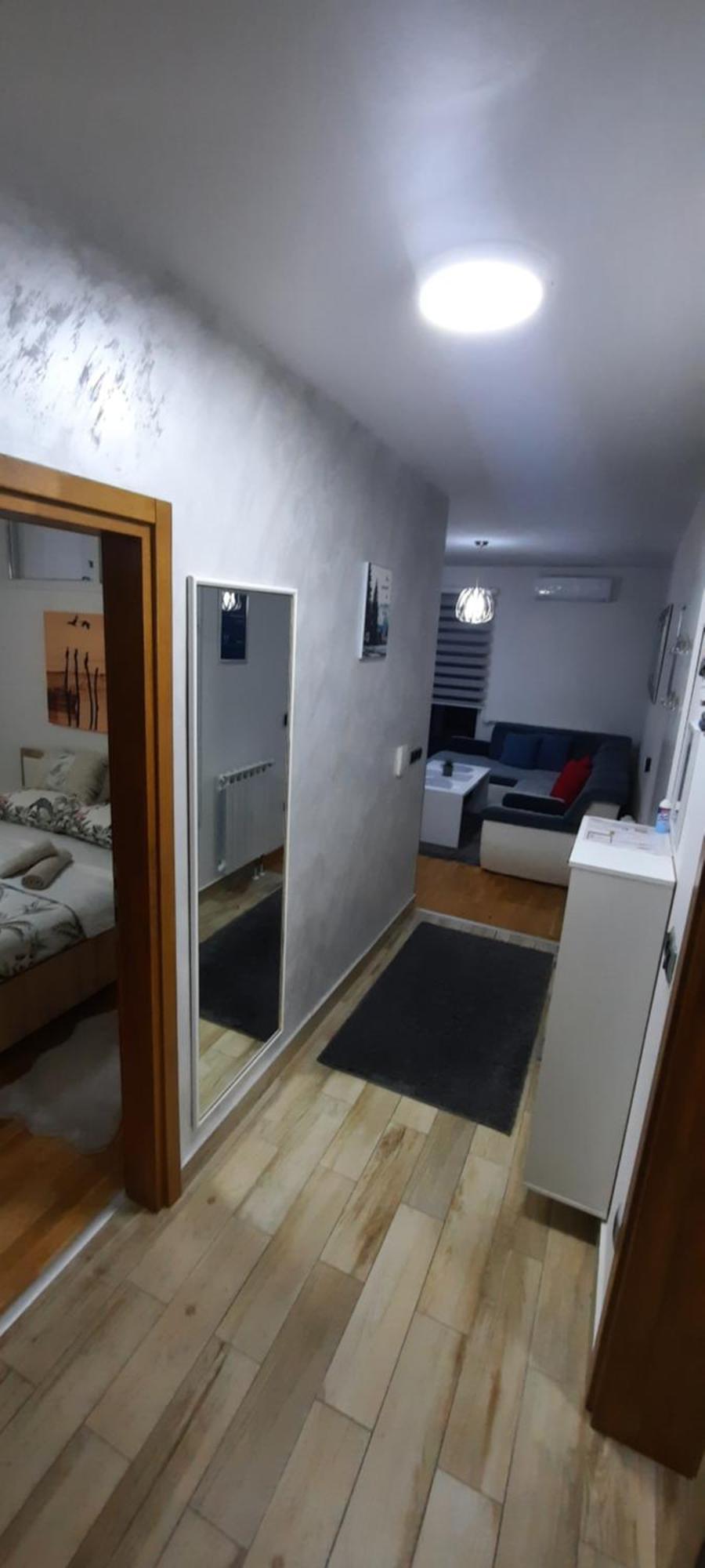 Apartman Bulevar Sarajevo - Free Parking Bagian luar foto