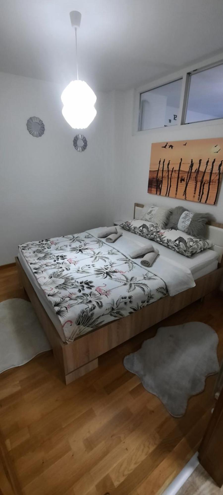 Apartman Bulevar Sarajevo - Free Parking Bagian luar foto